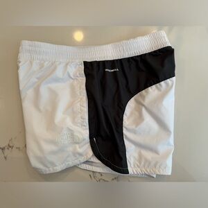 NWOT The North Face Hydrenaline 2000 Windwall Shorts. Size small. White & black.